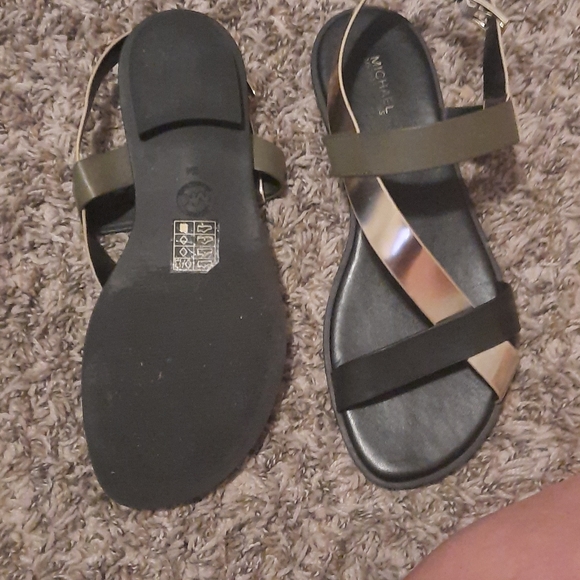 Micheal Kors sandals - Picture 3 of 4